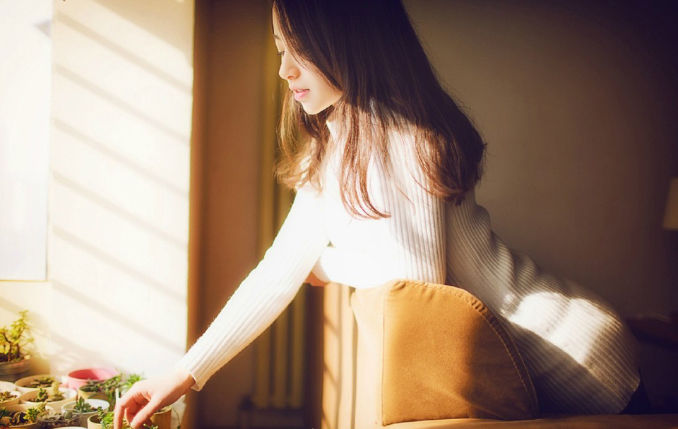 厌无事不烧香，有事上门还不烧香。无事不烧香，那是觉得自己人不要客气;有事上门不烧香，那是觉得他倒霉，你不帮他?你敢不帮他?